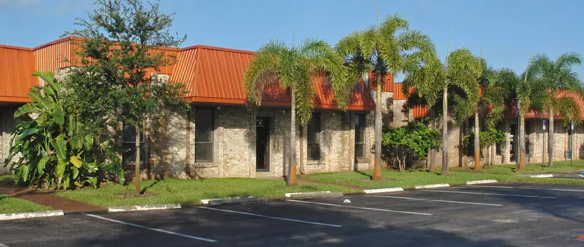 541-front-elevation-818x346.jpg